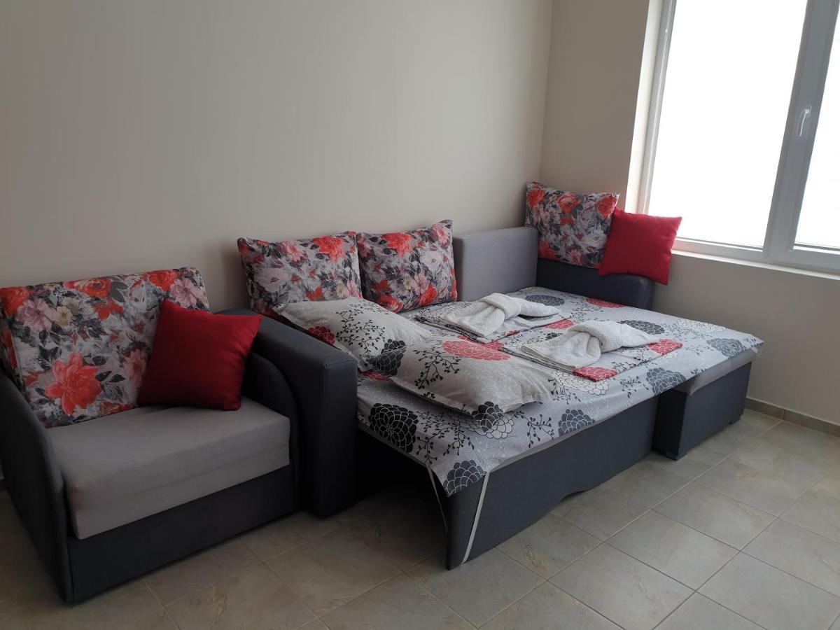 Апартаменти Кастро/Castro Apartments تساريفو المظهر الخارجي الصورة