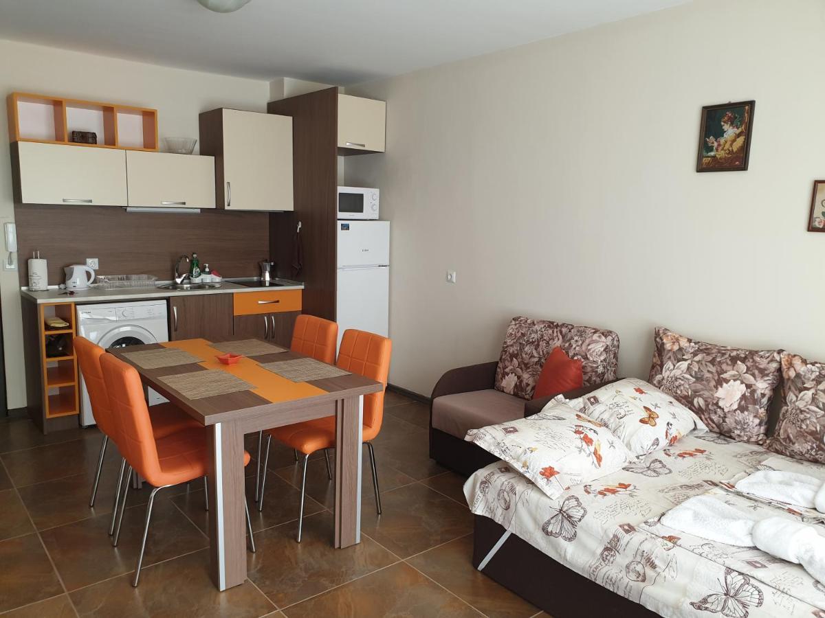 Апартаменти Кастро/Castro Apartments تساريفو المظهر الخارجي الصورة