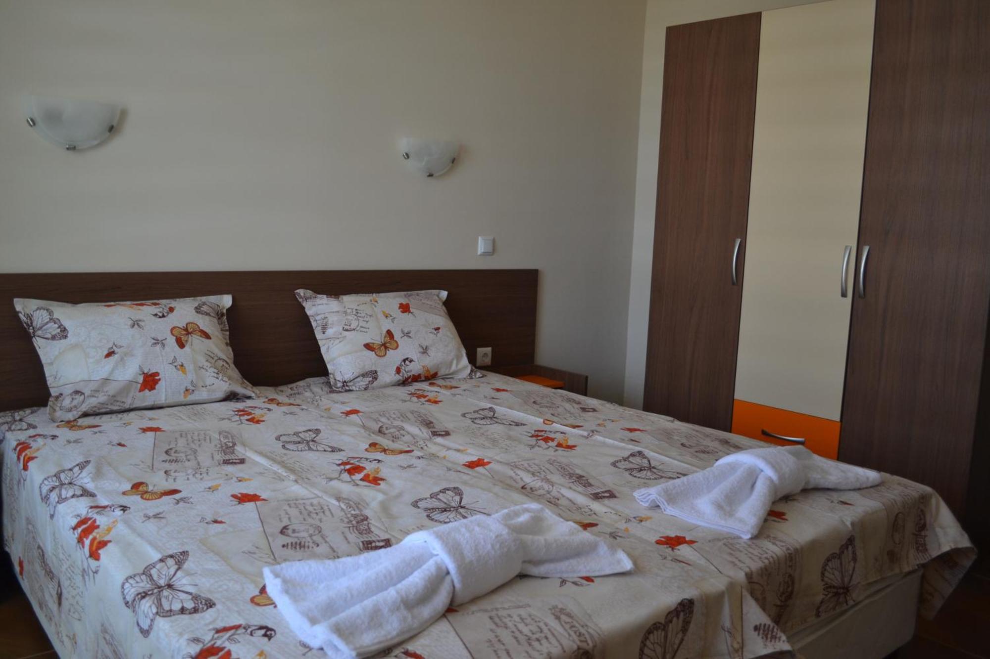 Апартаменти Кастро/Castro Apartments تساريفو المظهر الخارجي الصورة