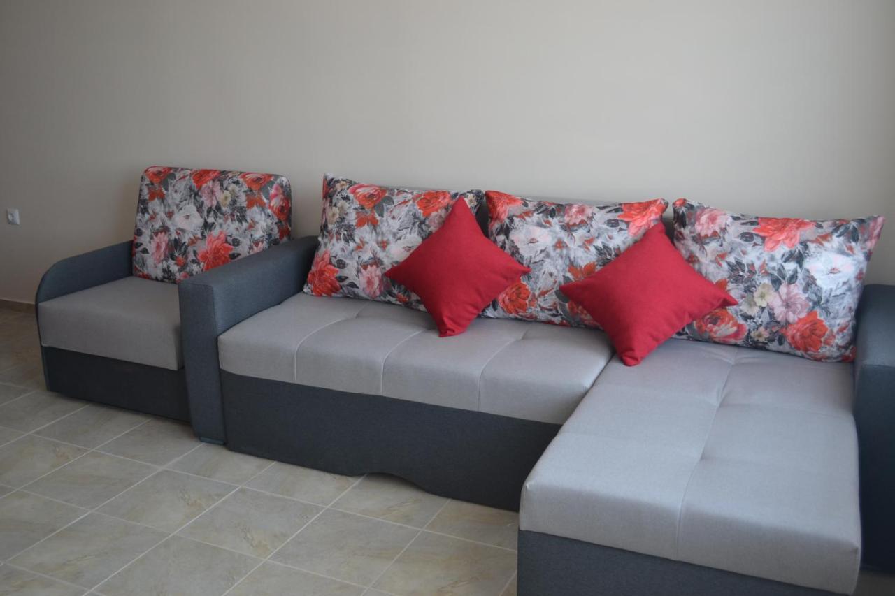Апартаменти Кастро/Castro Apartments تساريفو المظهر الخارجي الصورة