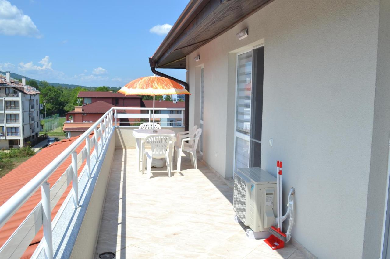 Апартаменти Кастро/Castro Apartments تساريفو المظهر الخارجي الصورة