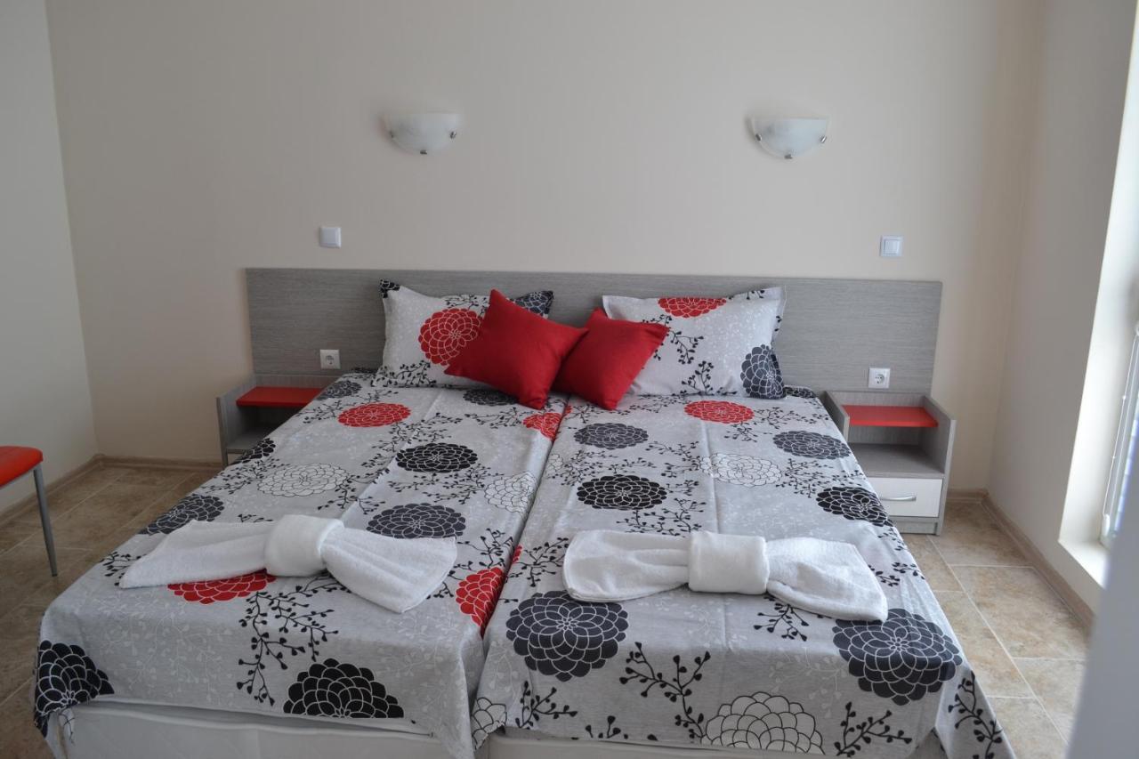 Апартаменти Кастро/Castro Apartments تساريفو المظهر الخارجي الصورة
