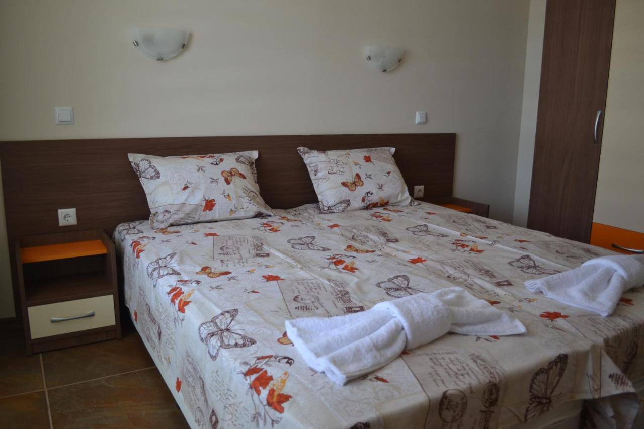 Апартаменти Кастро/Castro Apartments تساريفو المظهر الخارجي الصورة